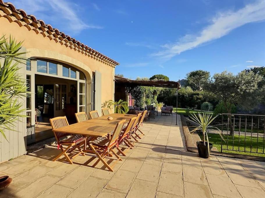 Вилла Bastide Uzes A Pied Piscine Vue Imprenable Havre De Paix Экстерьер фото