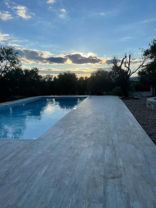 Вилла Bastide Uzes A Pied Piscine Vue Imprenable Havre De Paix Экстерьер фото