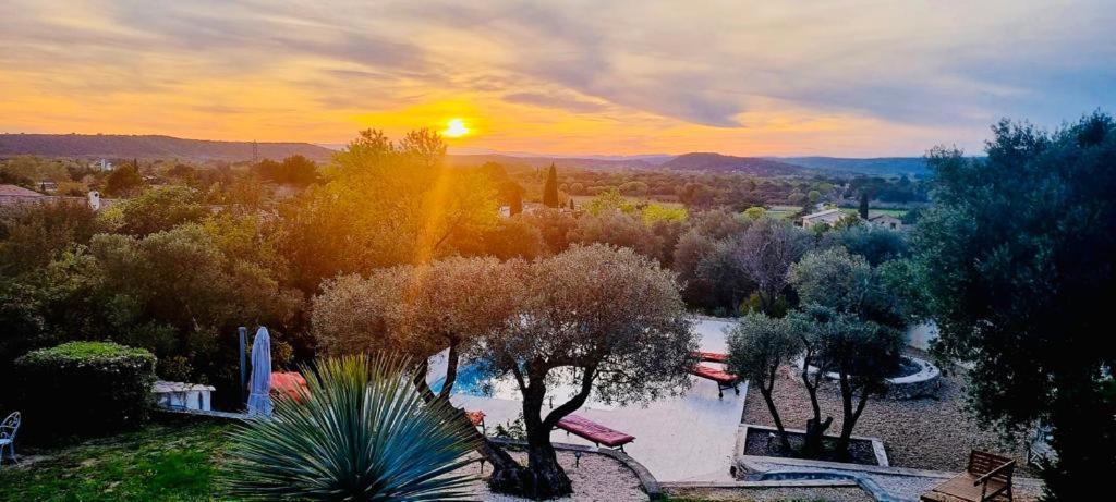 Вилла Bastide Uzes A Pied Piscine Vue Imprenable Havre De Paix Экстерьер фото